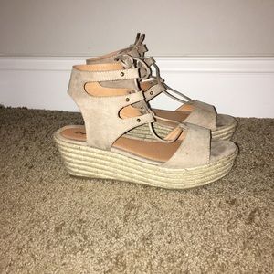 Platform wedges